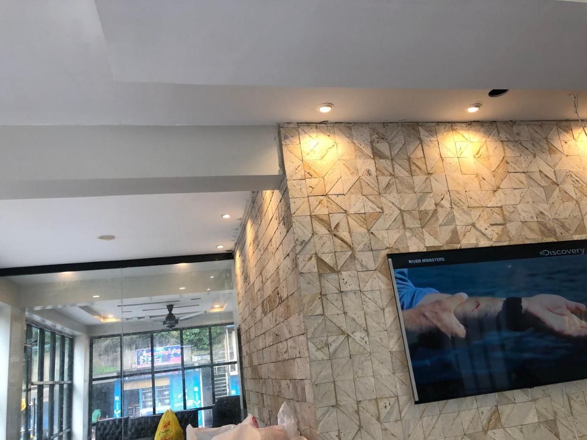 Hotel La Orilla 穆扎法拉巴德 外观 照片