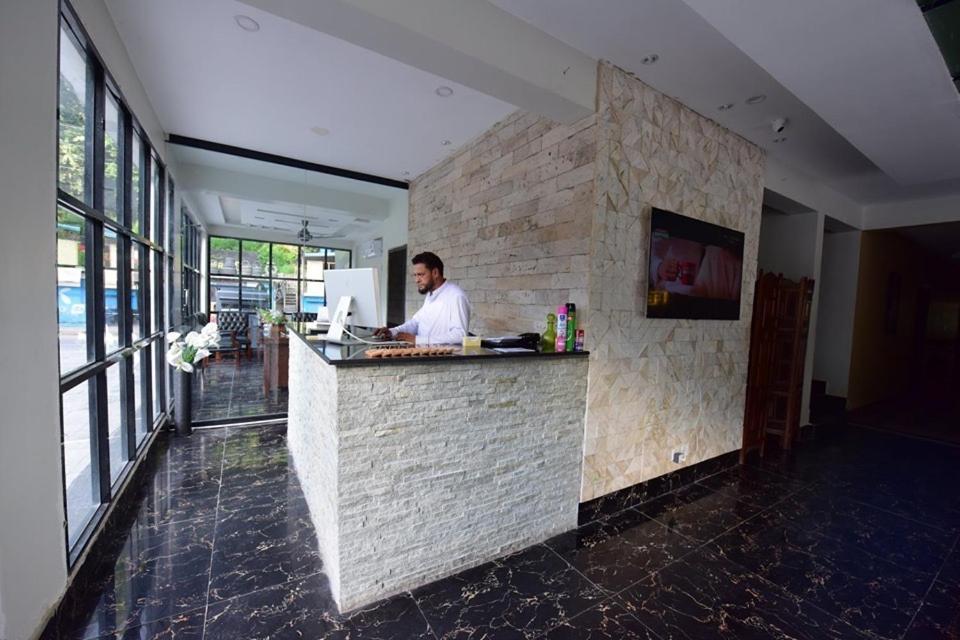 Hotel La Orilla 穆扎法拉巴德 外观 照片