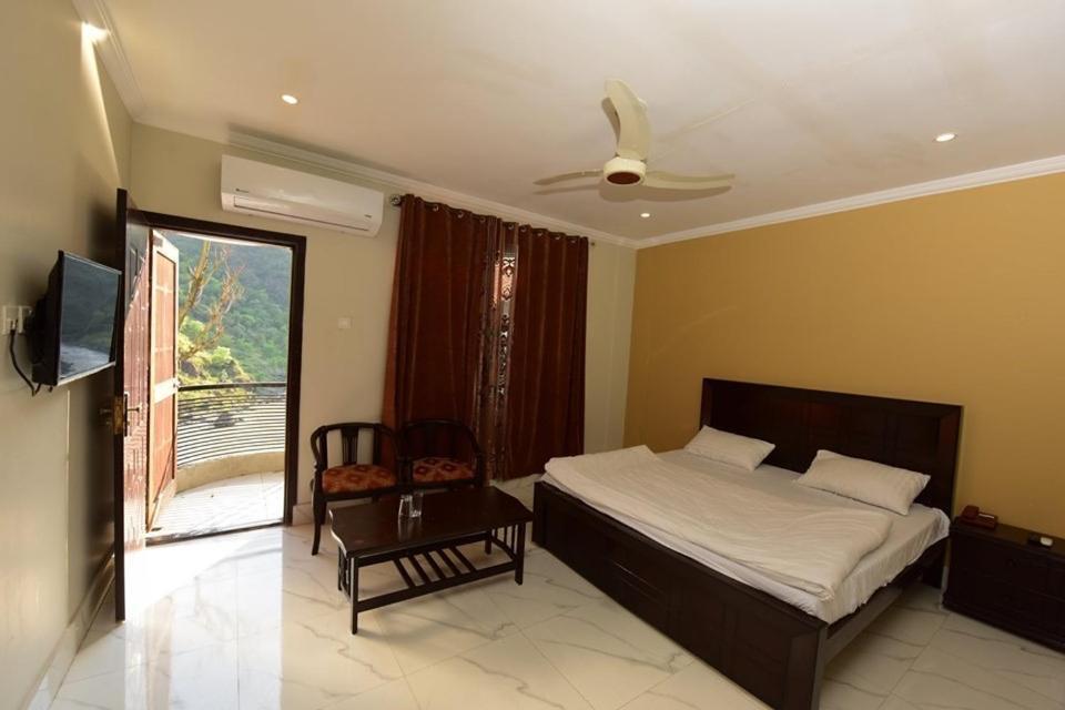 Hotel La Orilla 穆扎法拉巴德 外观 照片