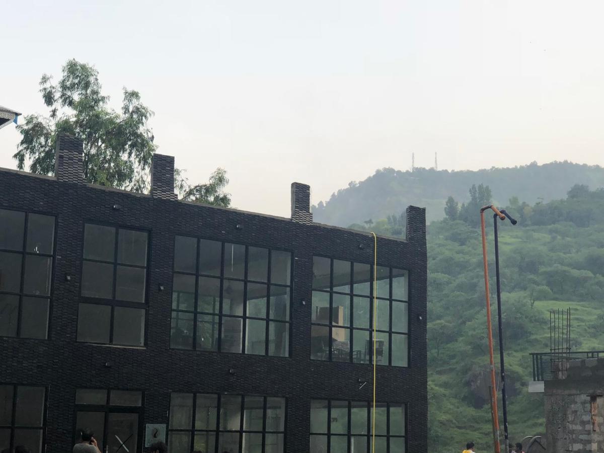 Hotel La Orilla 穆扎法拉巴德 外观 照片