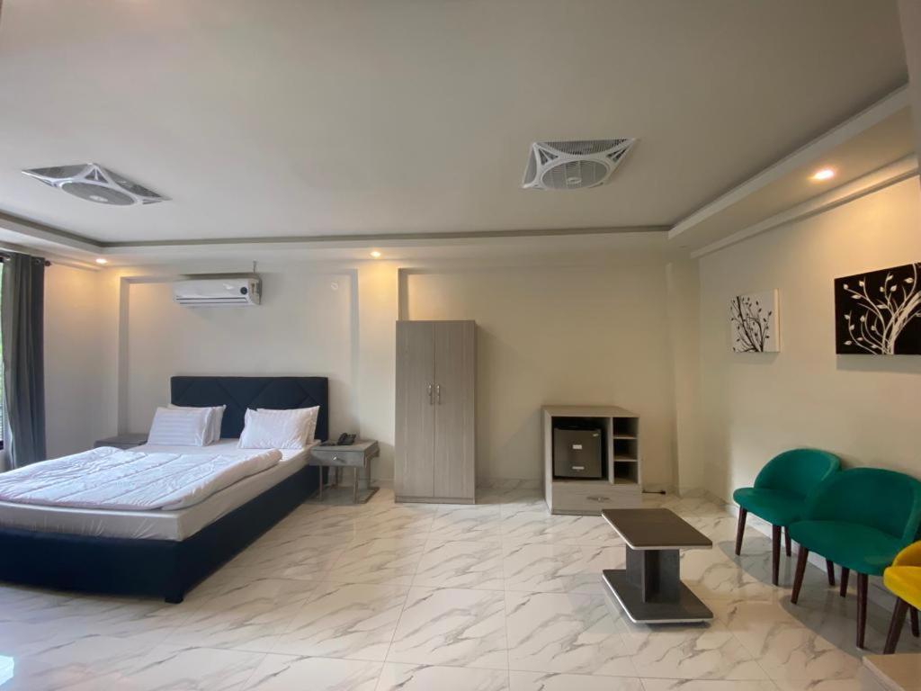 Hotel La Orilla 穆扎法拉巴德 外观 照片