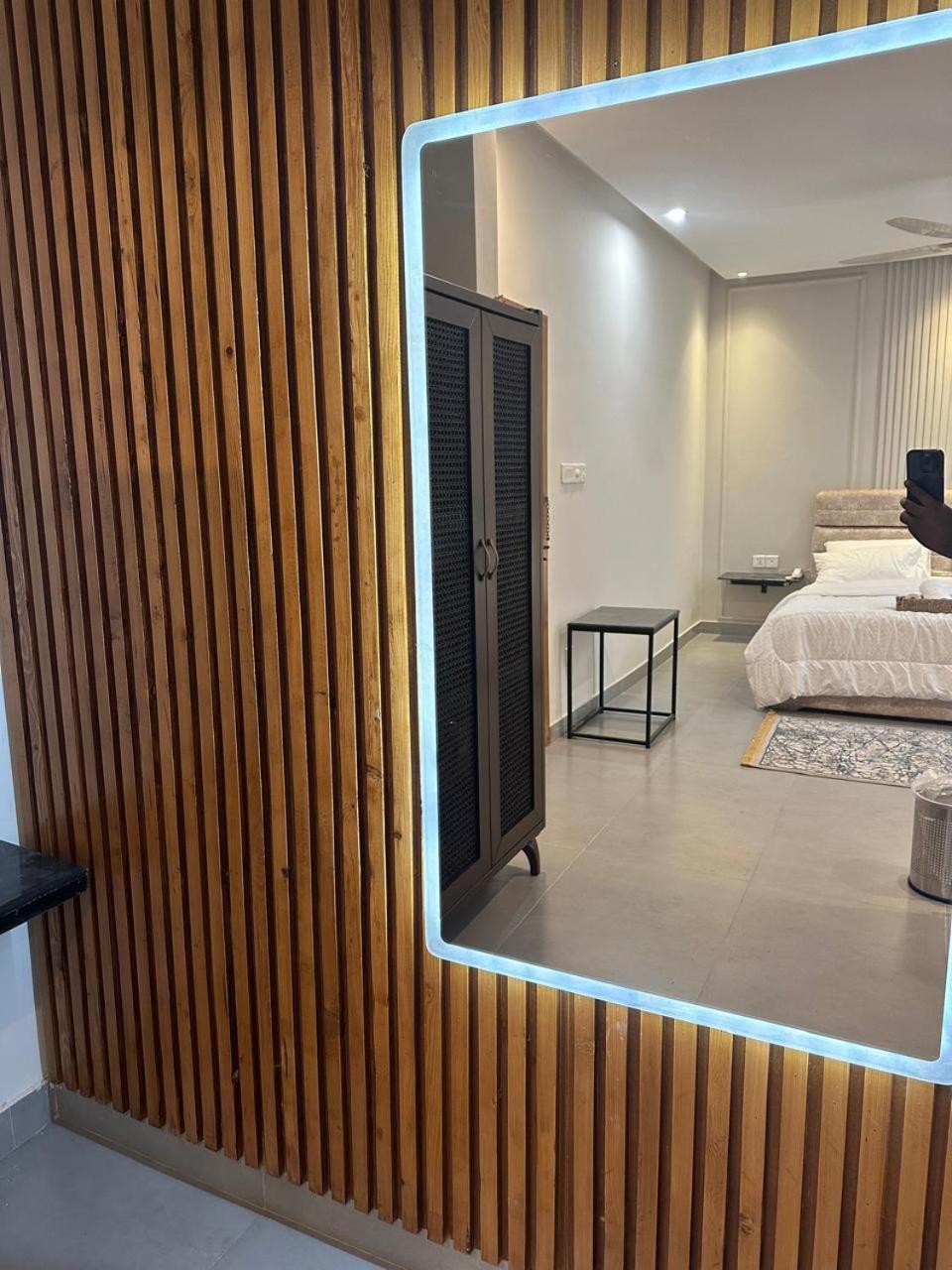 Hotel La Orilla 穆扎法拉巴德 外观 照片
