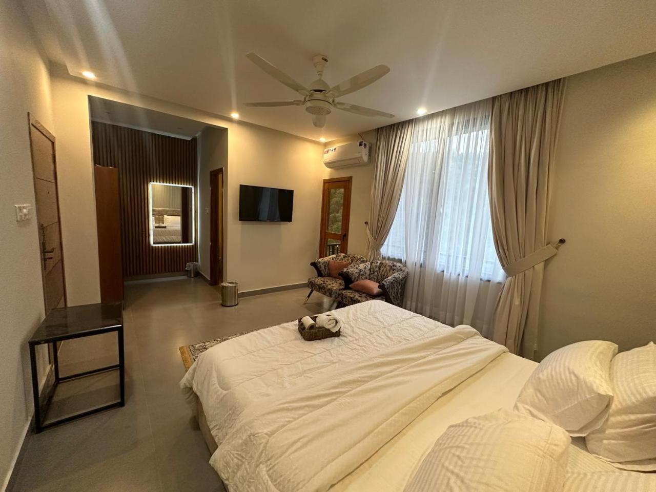 Hotel La Orilla 穆扎法拉巴德 外观 照片